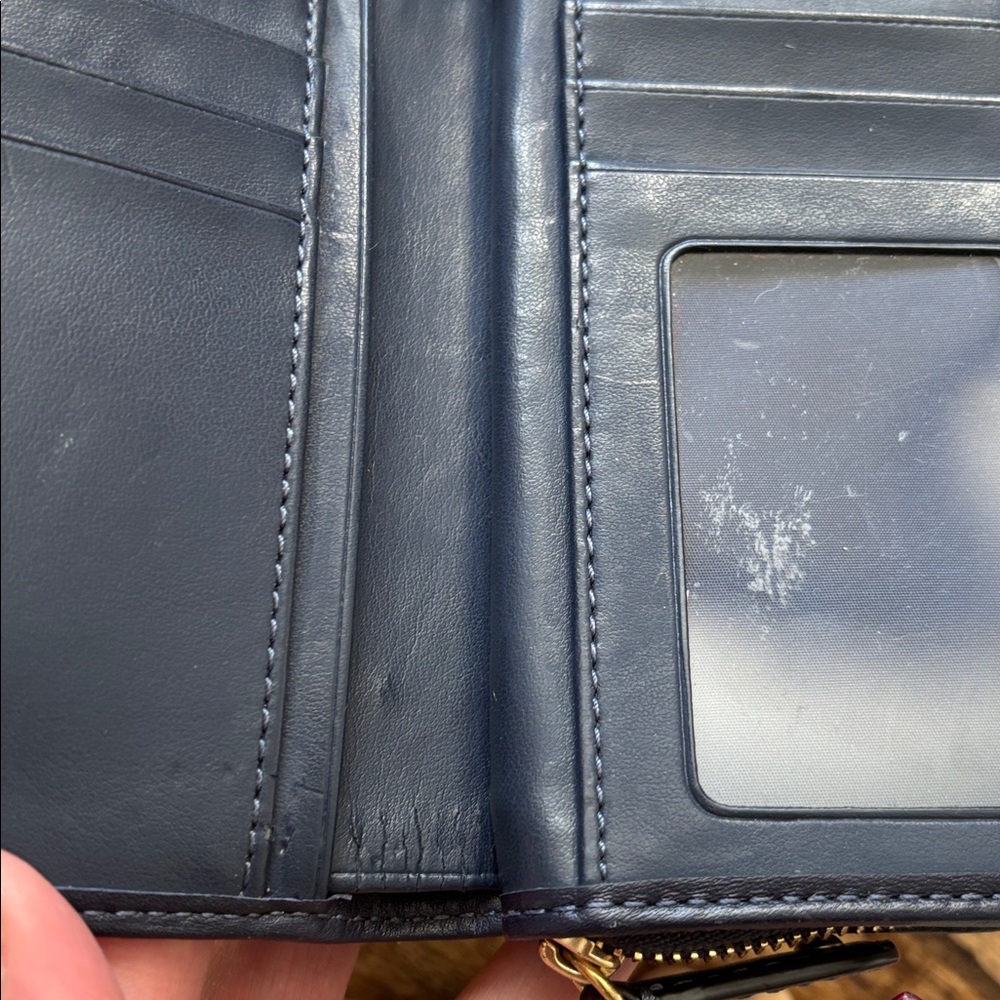 โโSOLDโโ๐๐ตCOACH Campbell Leather Buckle Medium Wallet๐ต๐ - Picture 11 of 12